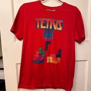 ⭐️ Red Tetris Med Graphic T-Shirt